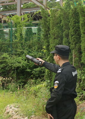 Łatwa obsługa Latarka zagłuszająca sygnał GPS z silnym oświetleniem 10000 LM